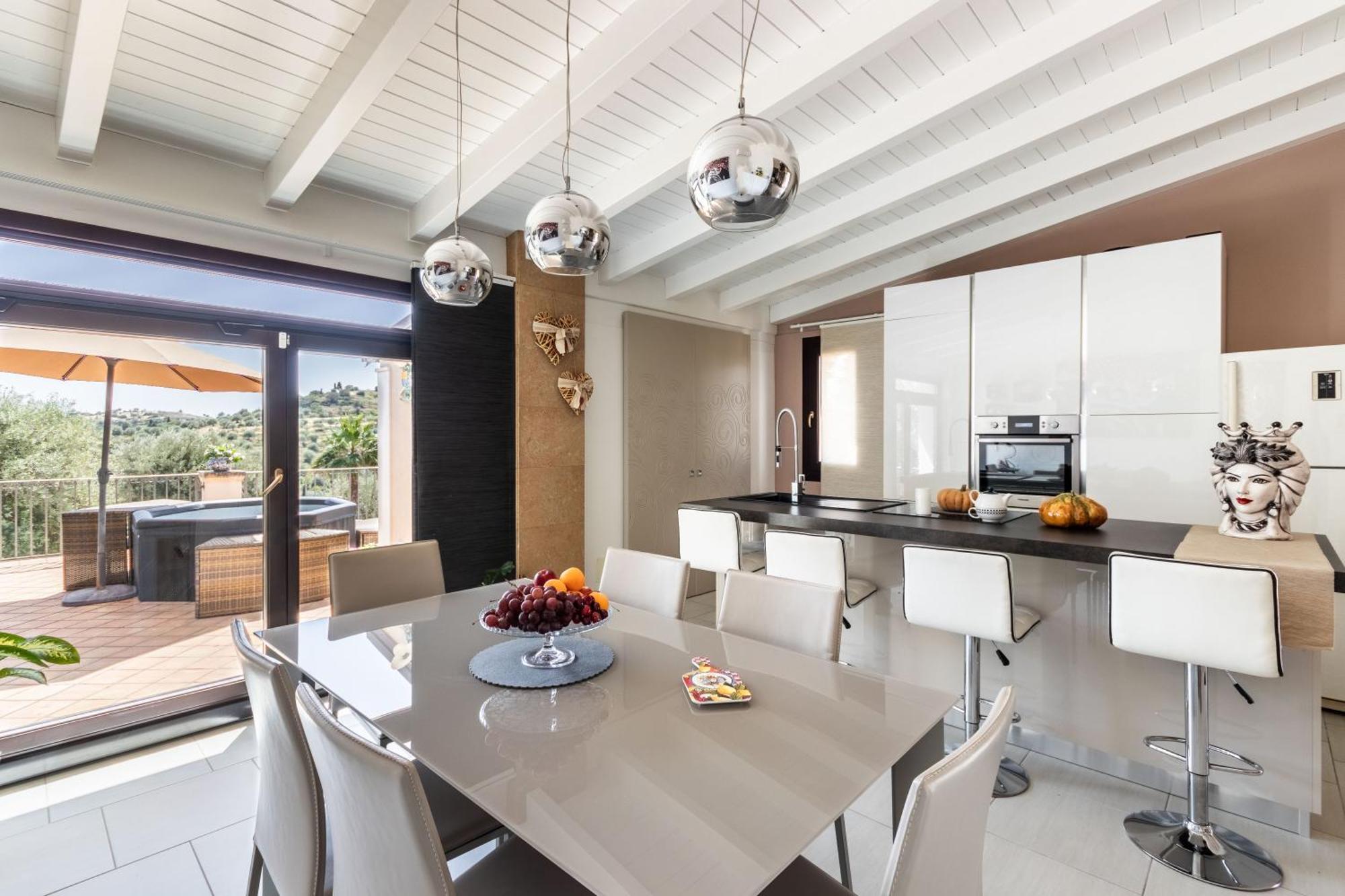 Badessa Villa
