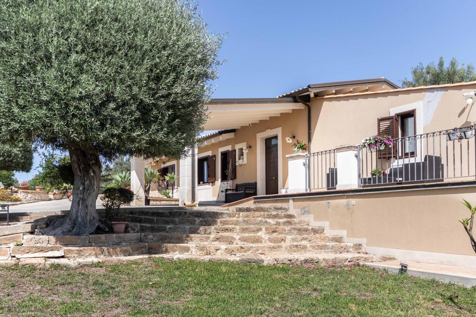 Badessa Villa *