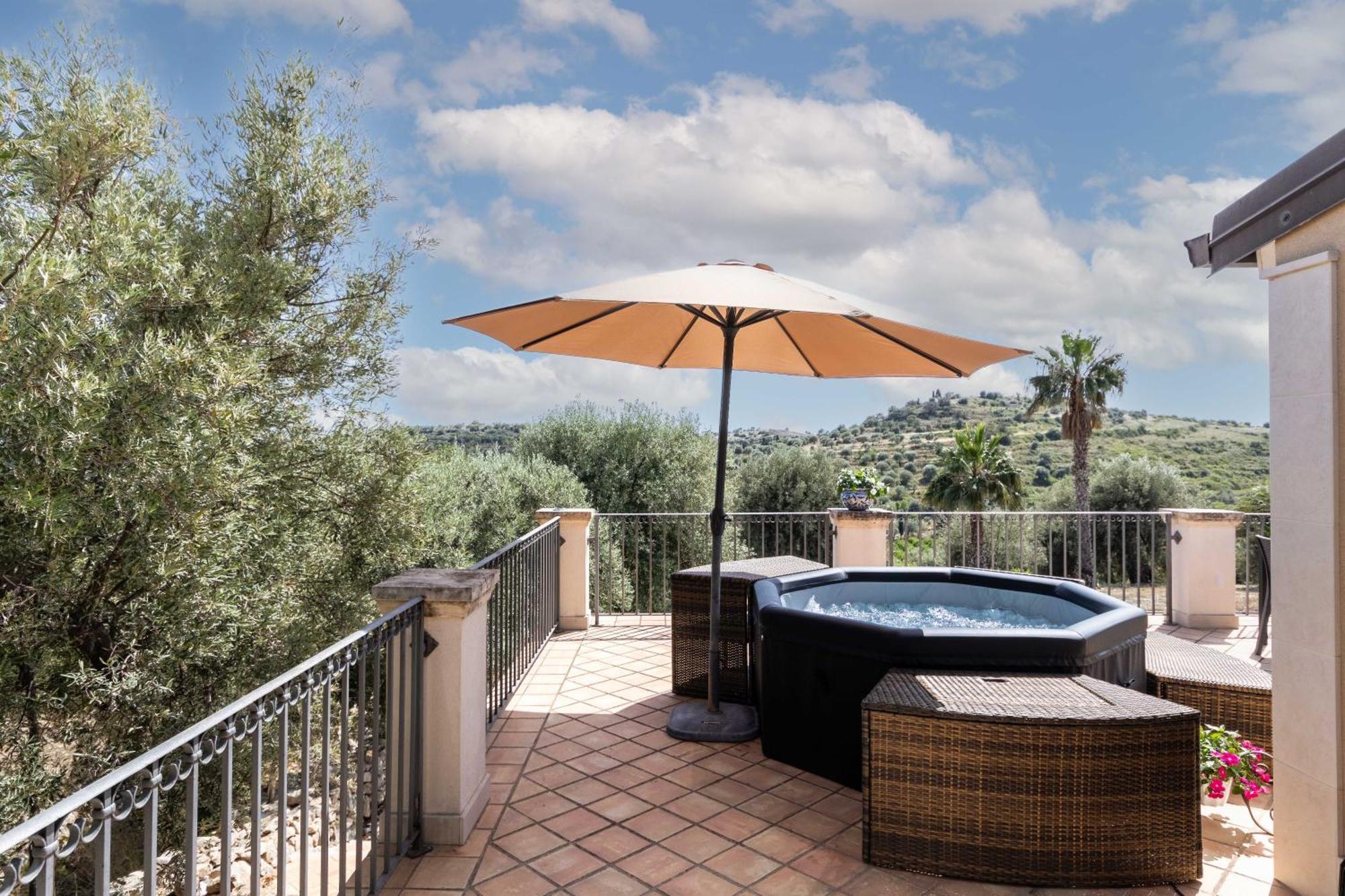 Badessa Villa *
