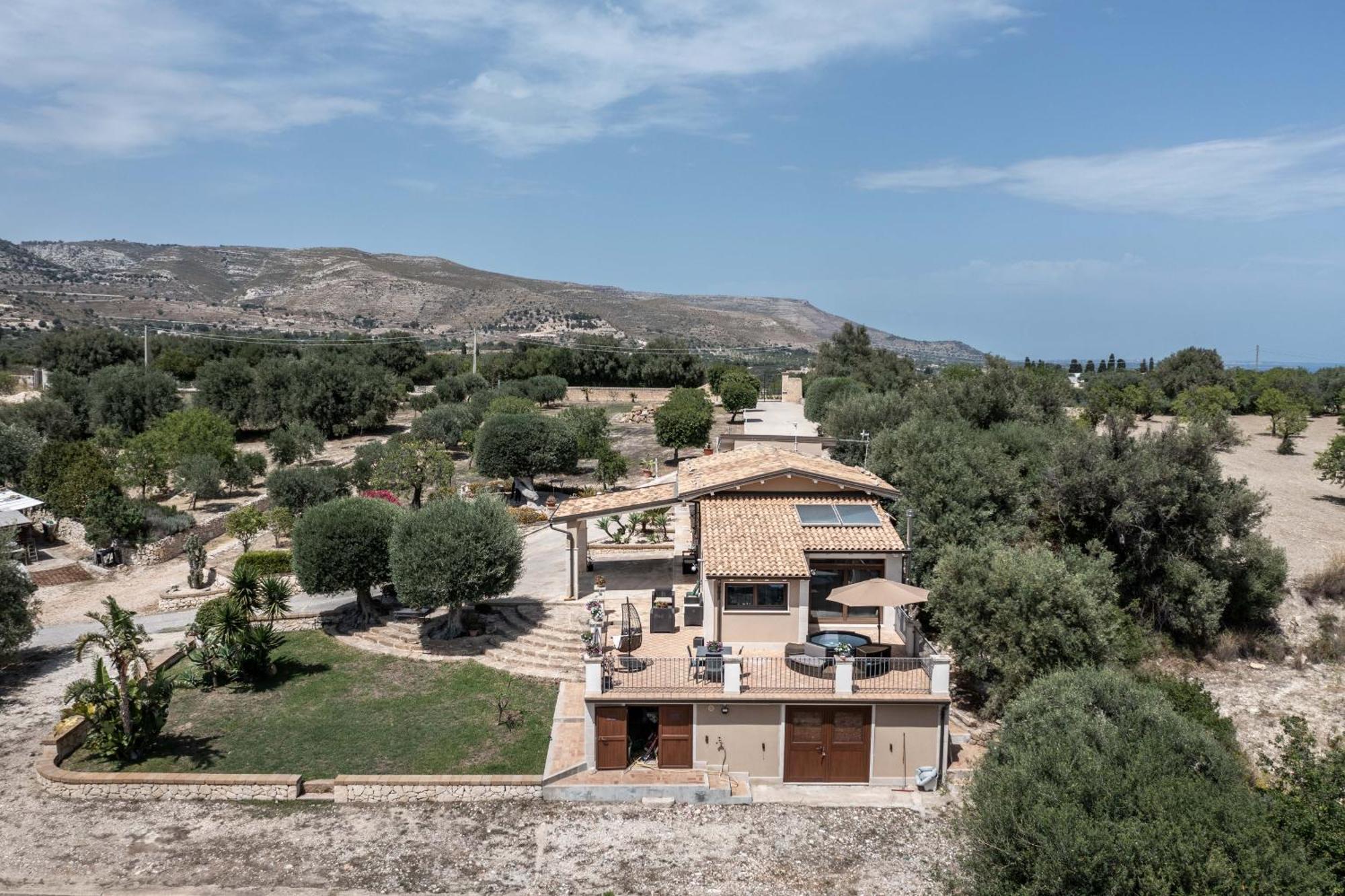 Badessa Villa *